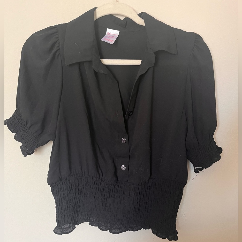 No Boundaries collared cropped puff sleeve shirt black button up